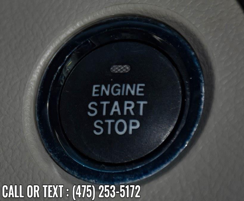 Used Toyota Sienna XLE Premium FWD 8-Passenger 2017 | Highline Car Connection. Waterbury, Connecticut Used Toyota Sienna XLE Premium FWD 8-Passenger 2017 | Highline Car Connection. Waterbury, Connecticut