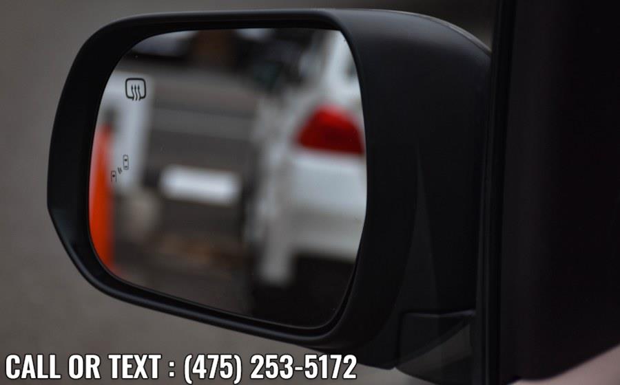 Used Toyota Sienna XLE Premium FWD 8-Passenger 2017 | Highline Car Connection. Waterbury, Connecticut Used Toyota Sienna XLE Premium FWD 8-Passenger 2017 | Highline Car Connection. Waterbury, Connecticut