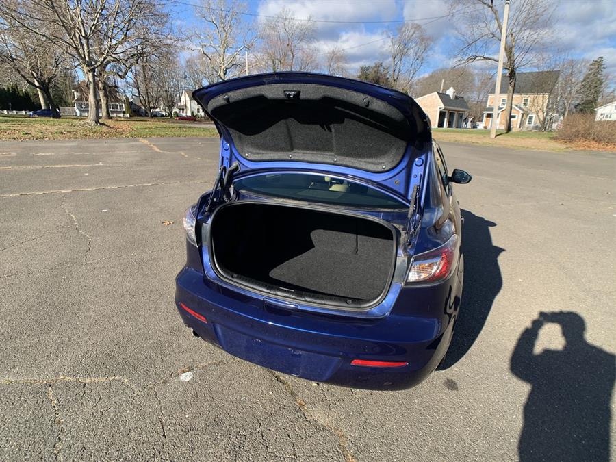 2013 Mazda Mazda3 4dr Sdn Auto i Grand Touring, available for sale in Stratford, Connecticut | Wiz Leasing Inc. Stratford, Connecticut 2013 Mazda Mazda3 4dr Sdn Auto i Grand Touring, available for sale in Stratford, Connecticut | Wiz Leasing Inc. Stratford, Connecticut
