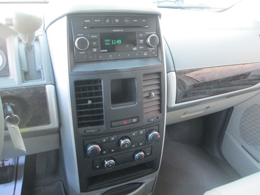 2009 Dodge Grand Caravan 4dr Wgn SXT, available for sale in Levittown, Pennsylvania | Levittown Auto. Levittown, Pennsylvania 2009 Dodge Grand Caravan 4dr Wgn SXT, available for sale in Levittown, Pennsylvania | Levittown Auto. Levittown, Pennsylvania