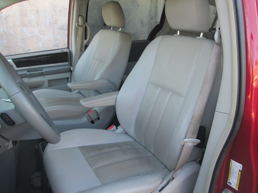 2009 Dodge Grand Caravan 4dr Wgn SXT, available for sale in Levittown, Pennsylvania | Levittown Auto. Levittown, Pennsylvania 2009 Dodge Grand Caravan 4dr Wgn SXT, available for sale in Levittown, Pennsylvania | Levittown Auto. Levittown, Pennsylvania