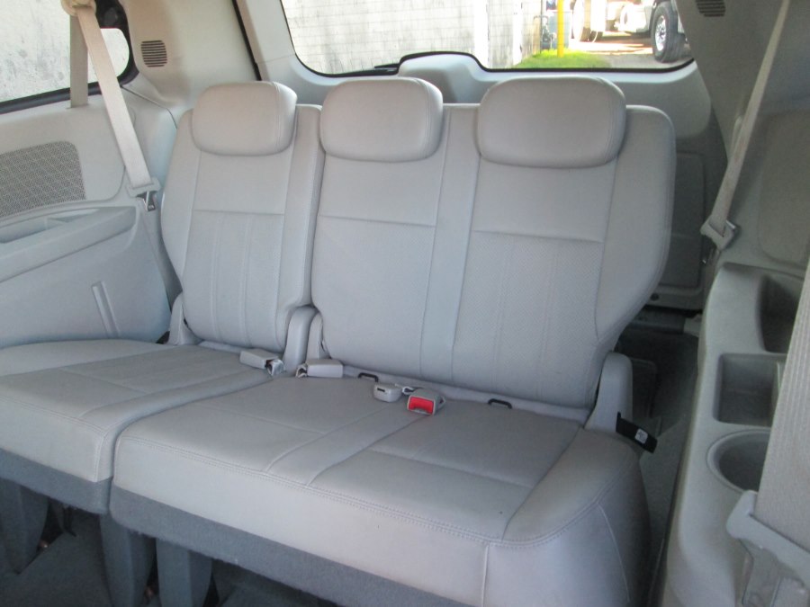 2009 Dodge Grand Caravan 4dr Wgn SXT, available for sale in Levittown, Pennsylvania | Levittown Auto. Levittown, Pennsylvania 2009 Dodge Grand Caravan 4dr Wgn SXT, available for sale in Levittown, Pennsylvania | Levittown Auto. Levittown, Pennsylvania
