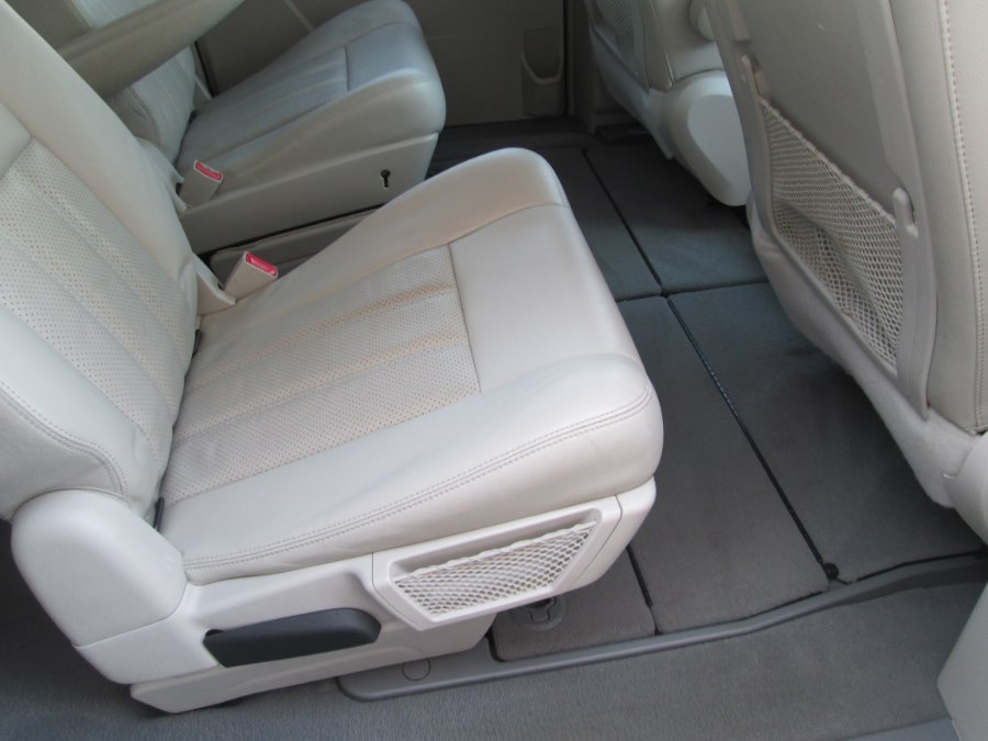 2009 Dodge Grand Caravan 4dr Wgn SXT, available for sale in Levittown, Pennsylvania | Levittown Auto. Levittown, Pennsylvania 2009 Dodge Grand Caravan 4dr Wgn SXT, available for sale in Levittown, Pennsylvania | Levittown Auto. Levittown, Pennsylvania