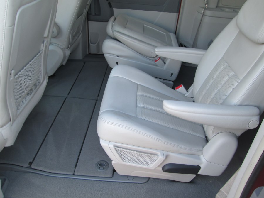 2009 Dodge Grand Caravan 4dr Wgn SXT, available for sale in Levittown, Pennsylvania | Levittown Auto. Levittown, Pennsylvania 2009 Dodge Grand Caravan 4dr Wgn SXT, available for sale in Levittown, Pennsylvania | Levittown Auto. Levittown, Pennsylvania