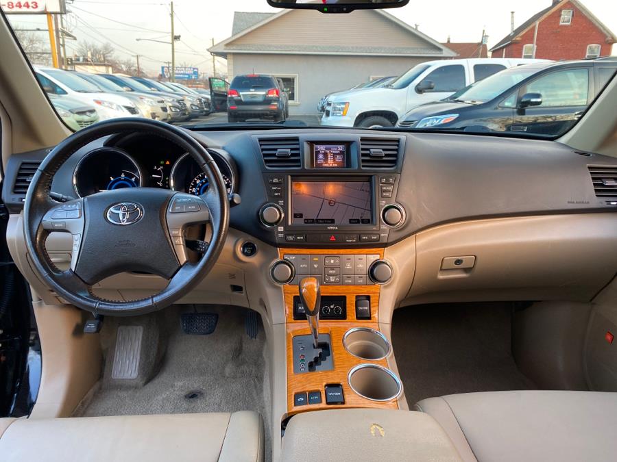 2009 Toyota Highlander Hybrid 4WD 4dr Limited w/3rd Row (Natl), available for sale in Little Ferry, New Jersey | Victoria Preowned Autos Inc. Little Ferry, New Jersey 2009 Toyota Highlander Hybrid 4WD 4dr Limited w/3rd Row (Natl), available for sale in Little Ferry, New Jersey | Victoria Preowned Autos Inc. Little Ferry, New Jersey