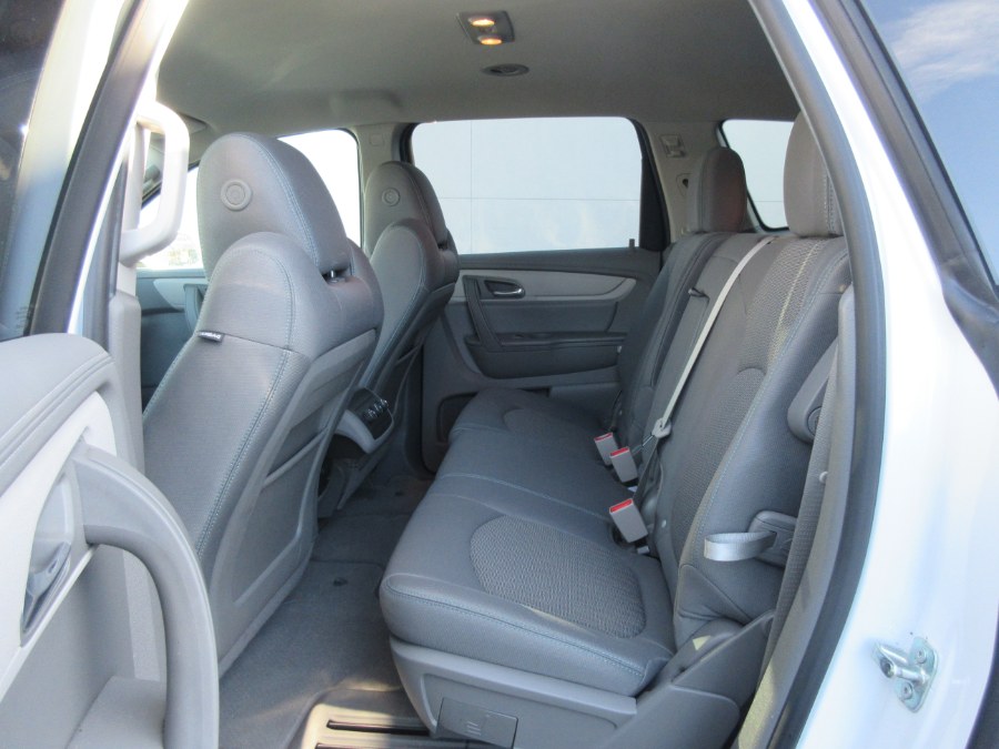2017 Chevrolet Traverse FWD 4dr LT w/1LT, available for sale in Linden, New Jersey | Route 27 Auto Mall. Linden, New Jersey 2017 Chevrolet Traverse FWD 4dr LT w/1LT, available for sale in Linden, New Jersey | Route 27 Auto Mall. Linden, New Jersey