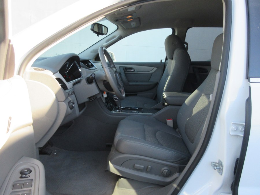 2017 Chevrolet Traverse FWD 4dr LT w/1LT, available for sale in Linden, New Jersey | Route 27 Auto Mall. Linden, New Jersey 2017 Chevrolet Traverse FWD 4dr LT w/1LT, available for sale in Linden, New Jersey | Route 27 Auto Mall. Linden, New Jersey