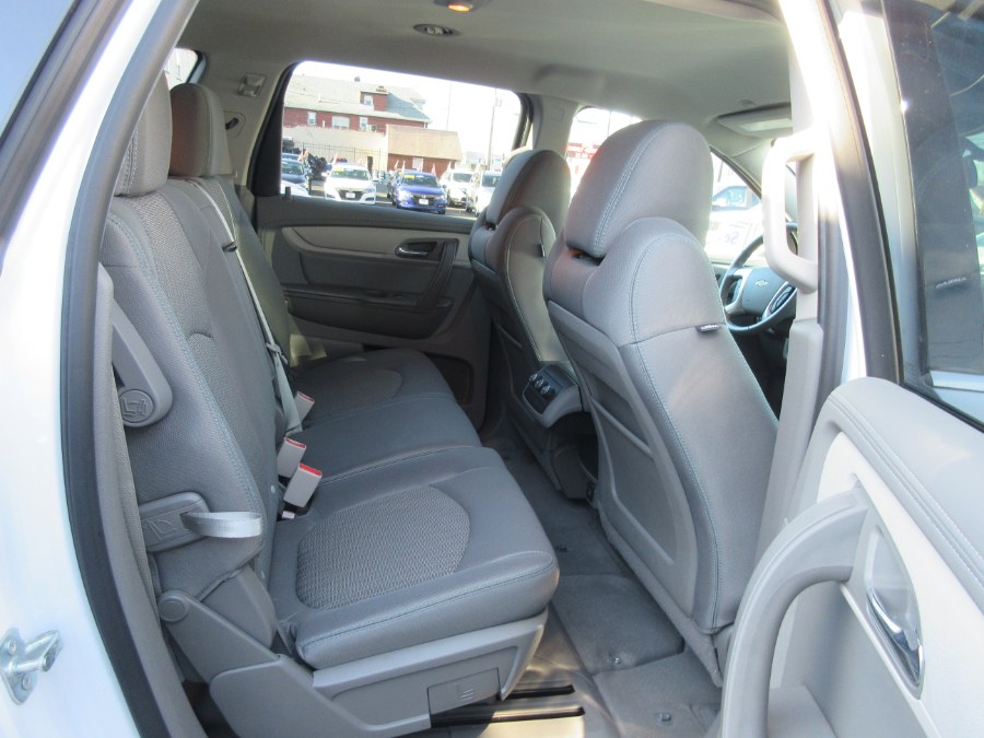 2017 Chevrolet Traverse FWD 4dr LT w/1LT, available for sale in Linden, New Jersey | Route 27 Auto Mall. Linden, New Jersey 2017 Chevrolet Traverse FWD 4dr LT w/1LT, available for sale in Linden, New Jersey | Route 27 Auto Mall. Linden, New Jersey