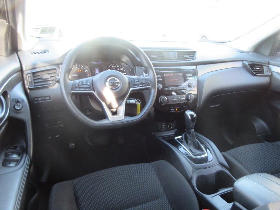 2017 Nissan Rogue Sport AWD SV, available for sale in Linden, New Jersey | Route 27 Auto Mall. Linden, New Jersey 2017 Nissan Rogue Sport AWD SV, available for sale in Linden, New Jersey | Route 27 Auto Mall. Linden, New Jersey