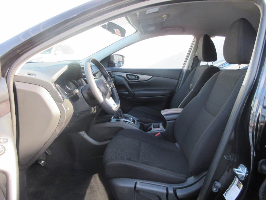 2017 Nissan Rogue Sport AWD SV, available for sale in Linden, New Jersey | Route 27 Auto Mall. Linden, New Jersey 2017 Nissan Rogue Sport AWD SV, available for sale in Linden, New Jersey | Route 27 Auto Mall. Linden, New Jersey