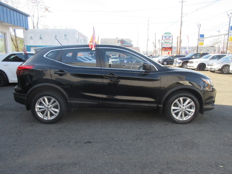 2017 Nissan Rogue Sport AWD SV, available for sale in Linden, New Jersey | Route 27 Auto Mall. Linden, New Jersey 2017 Nissan Rogue Sport AWD SV, available for sale in Linden, New Jersey | Route 27 Auto Mall. Linden, New Jersey