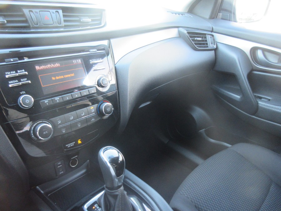 2017 Nissan Rogue Sport AWD SV, available for sale in Linden, New Jersey | Route 27 Auto Mall. Linden, New Jersey 2017 Nissan Rogue Sport AWD SV, available for sale in Linden, New Jersey | Route 27 Auto Mall. Linden, New Jersey