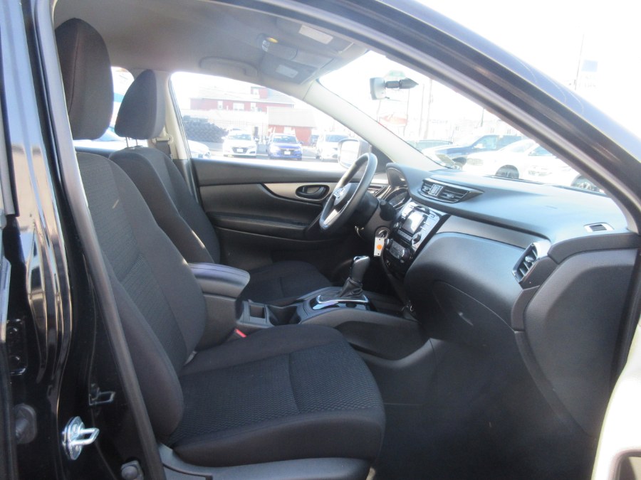 2017 Nissan Rogue Sport AWD SV, available for sale in Linden, New Jersey | Route 27 Auto Mall. Linden, New Jersey 2017 Nissan Rogue Sport AWD SV, available for sale in Linden, New Jersey | Route 27 Auto Mall. Linden, New Jersey