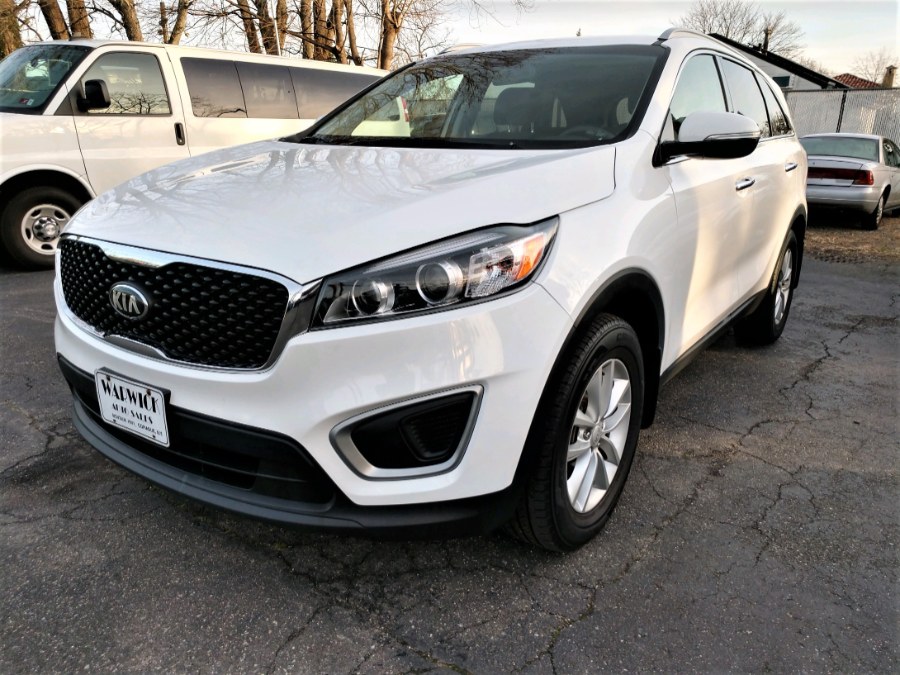 2017 Kia Sorento LX FWD, available for sale in COPIAGUE, New York | Warwick Auto Sales Inc. COPIAGUE, New York 2017 Kia Sorento LX FWD, available for sale in COPIAGUE, New York | Warwick Auto Sales Inc. COPIAGUE, New York