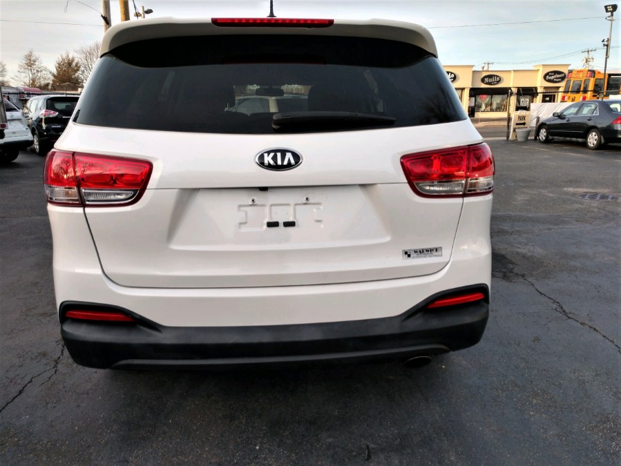 2017 Kia Sorento LX FWD, available for sale in COPIAGUE, New York | Warwick Auto Sales Inc. COPIAGUE, New York 2017 Kia Sorento LX FWD, available for sale in COPIAGUE, New York | Warwick Auto Sales Inc. COPIAGUE, New York