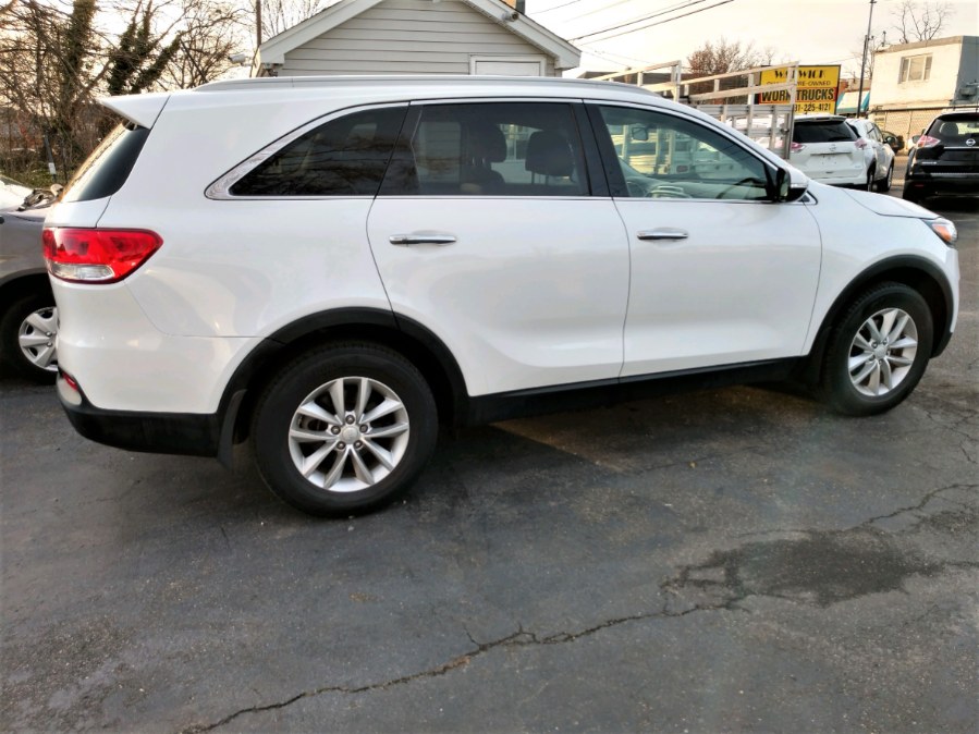 2017 Kia Sorento LX FWD, available for sale in COPIAGUE, New York | Warwick Auto Sales Inc. COPIAGUE, New York 2017 Kia Sorento LX FWD, available for sale in COPIAGUE, New York | Warwick Auto Sales Inc. COPIAGUE, New York
