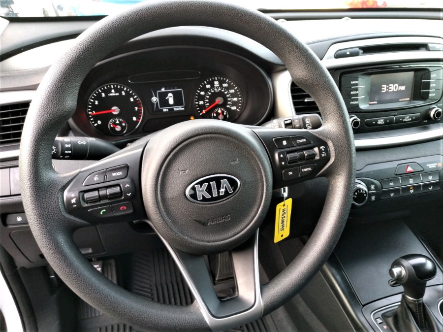 2017 Kia Sorento LX FWD, available for sale in COPIAGUE, New York | Warwick Auto Sales Inc. COPIAGUE, New York 2017 Kia Sorento LX FWD, available for sale in COPIAGUE, New York | Warwick Auto Sales Inc. COPIAGUE, New York