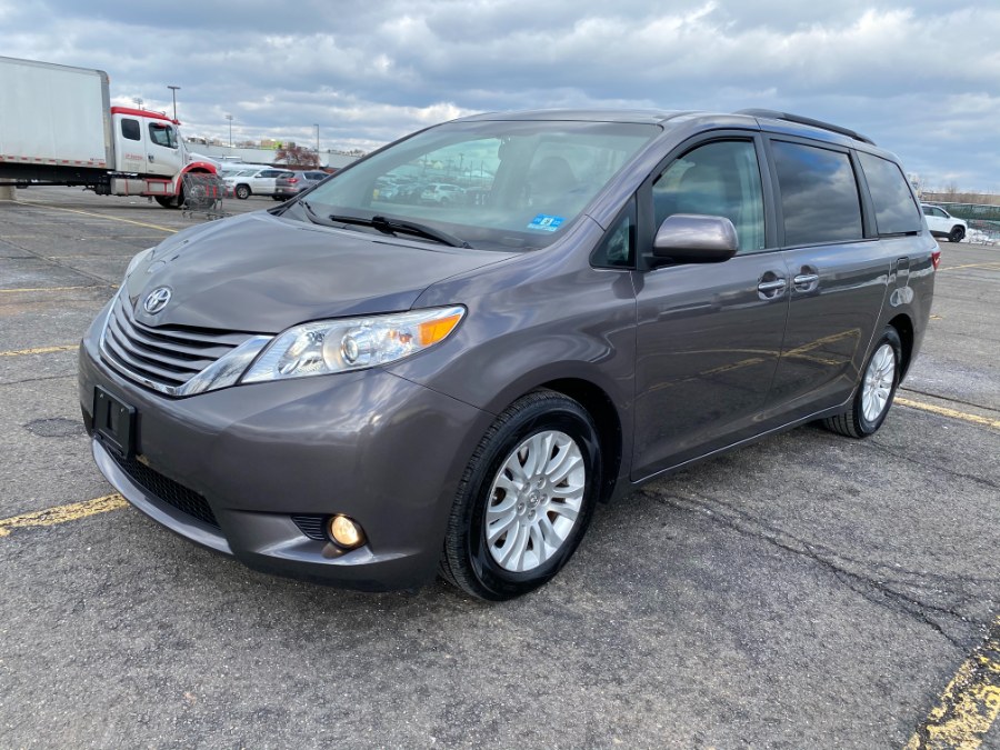 2015 Toyota Sienna 5dr 8-Pass Van XLE FWD (Natl), available for sale in Lyndhurst, New Jersey | Cars With Deals. Lyndhurst, New Jersey