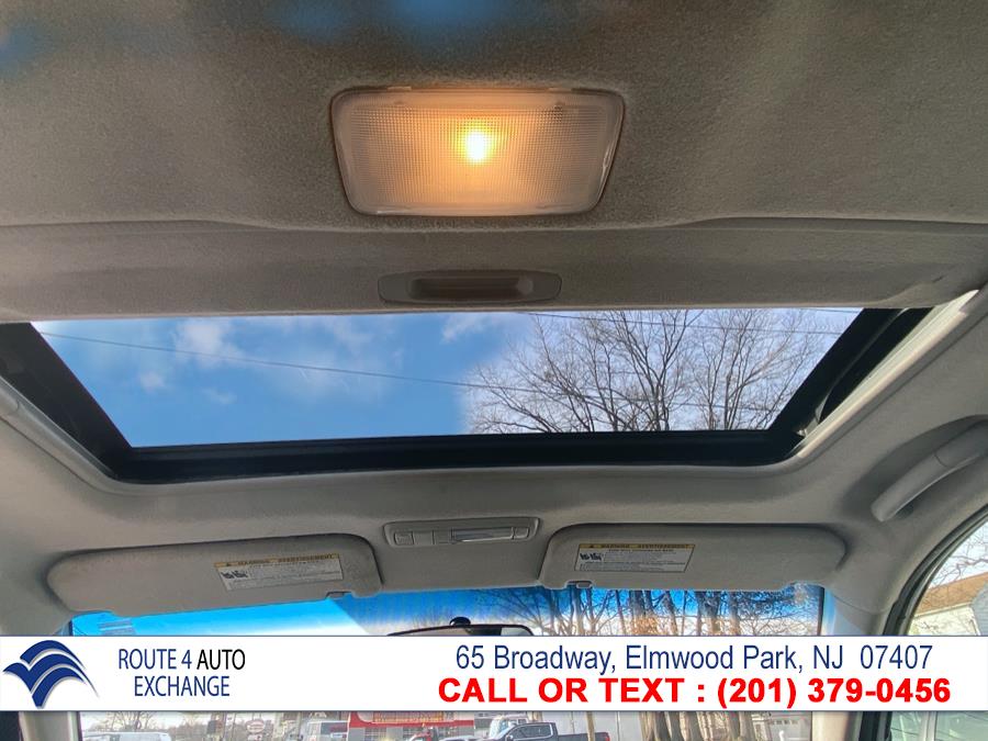 Used Toyota Matrix 5dr Wgn XR Auto 2005 | Route 4 Auto Exchange. Elmwood Park, New Jersey Used Toyota Matrix 5dr Wgn XR Auto 2005 | Route 4 Auto Exchange. Elmwood Park, New Jersey