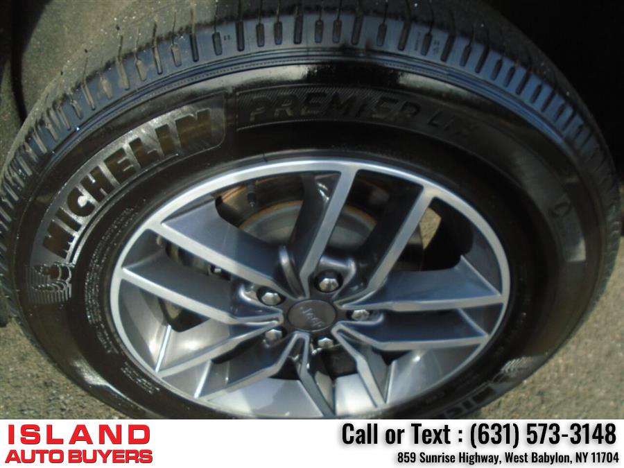 Used Jeep Grand Cherokee Limited 4x4 4dr SUV 2019 | Island Auto Buyers. West Babylon, New York Used Jeep Grand Cherokee Limited 4x4 4dr SUV 2019 | Island Auto Buyers. West Babylon, New York