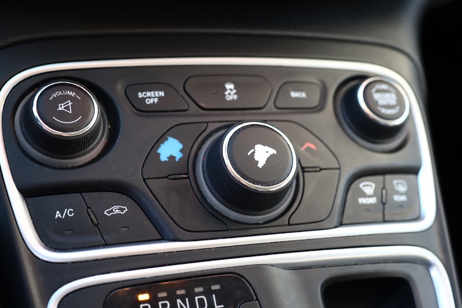 Used Chrysler 200 4dr Sdn LX FWD 2016 | Hillside Auto Mall Inc.. Jamaica, New York Used Chrysler 200 4dr Sdn LX FWD 2016 | Hillside Auto Mall Inc.. Jamaica, New York