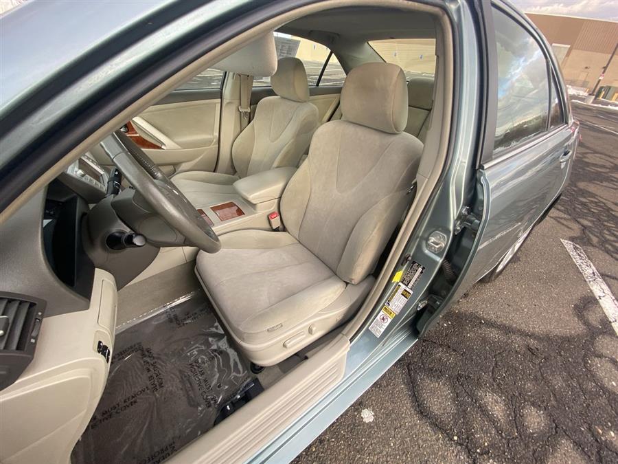 2011 Toyota Camry 4dr Sdn I4 Auto XLE (Natl), available for sale in Stratford, Connecticut | Wiz Leasing Inc. Stratford, Connecticut 2011 Toyota Camry 4dr Sdn I4 Auto XLE (Natl), available for sale in Stratford, Connecticut | Wiz Leasing Inc. Stratford, Connecticut