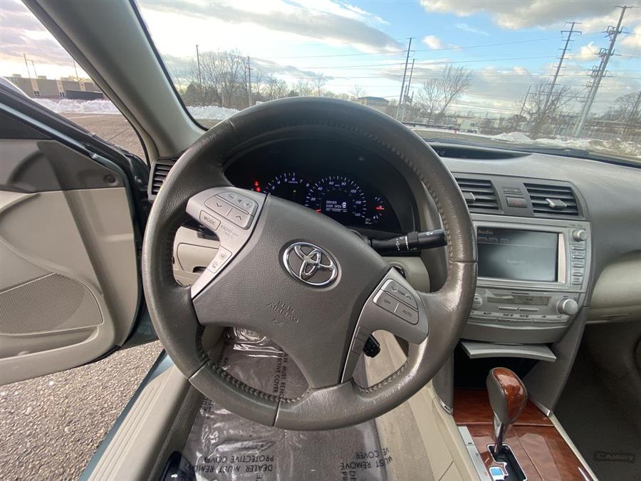 2011 Toyota Camry 4dr Sdn I4 Auto XLE (Natl), available for sale in Stratford, Connecticut | Wiz Leasing Inc. Stratford, Connecticut 2011 Toyota Camry 4dr Sdn I4 Auto XLE (Natl), available for sale in Stratford, Connecticut | Wiz Leasing Inc. Stratford, Connecticut