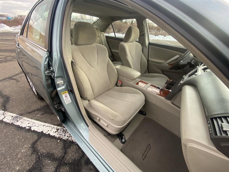 2011 Toyota Camry 4dr Sdn I4 Auto XLE (Natl), available for sale in Stratford, Connecticut | Wiz Leasing Inc. Stratford, Connecticut 2011 Toyota Camry 4dr Sdn I4 Auto XLE (Natl), available for sale in Stratford, Connecticut | Wiz Leasing Inc. Stratford, Connecticut