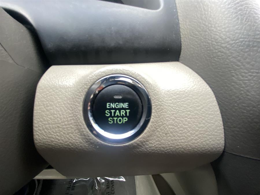 2011 Toyota Camry 4dr Sdn I4 Auto XLE (Natl), available for sale in Stratford, Connecticut | Wiz Leasing Inc. Stratford, Connecticut 2011 Toyota Camry 4dr Sdn I4 Auto XLE (Natl), available for sale in Stratford, Connecticut | Wiz Leasing Inc. Stratford, Connecticut