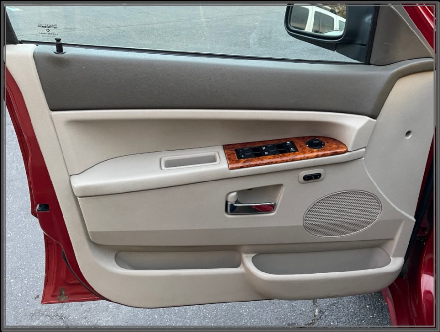 2006 Jeep Grand Cherokee 4dr Overland 4WD, available for sale in Huntington Station, New York | My Auto Inc.. Huntington Station, New York 2006 Jeep Grand Cherokee 4dr Overland 4WD, available for sale in Huntington Station, New York | My Auto Inc.. Huntington Station, New York