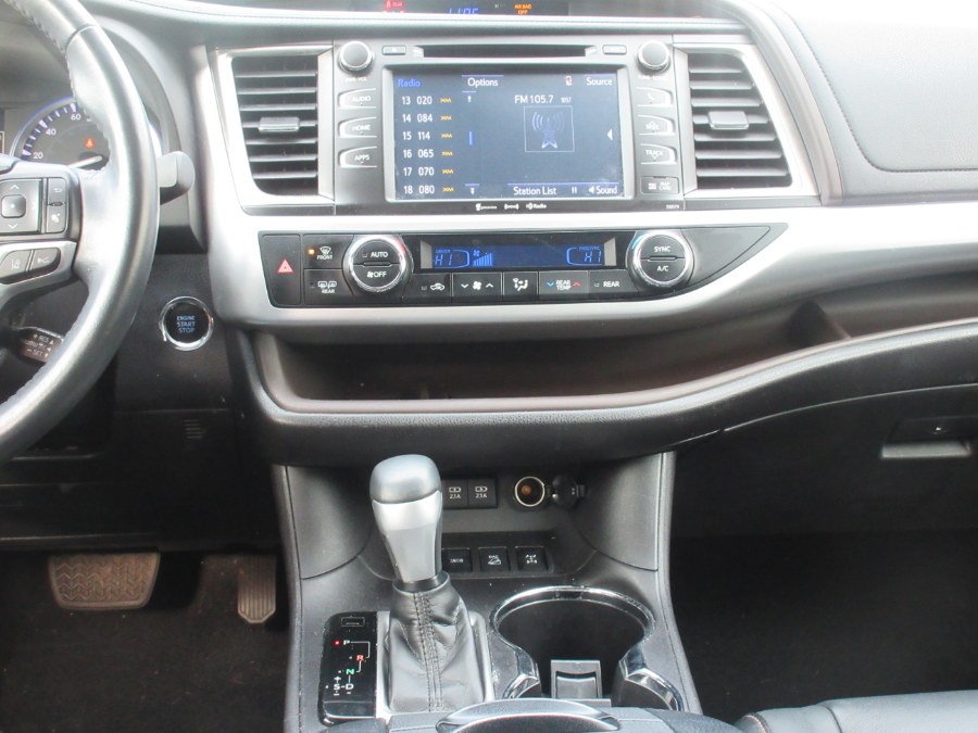 2018 Toyota Highlander XLE V6 AWD (Natl), available for sale in Linden, New Jersey | Route 27 Auto Mall. Linden, New Jersey 2018 Toyota Highlander XLE V6 AWD (Natl), available for sale in Linden, New Jersey | Route 27 Auto Mall. Linden, New Jersey