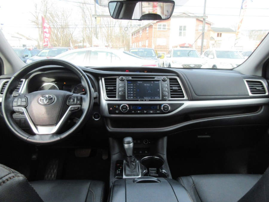2018 Toyota Highlander XLE V6 AWD (Natl), available for sale in Linden, New Jersey | Route 27 Auto Mall. Linden, New Jersey 2018 Toyota Highlander XLE V6 AWD (Natl), available for sale in Linden, New Jersey | Route 27 Auto Mall. Linden, New Jersey
