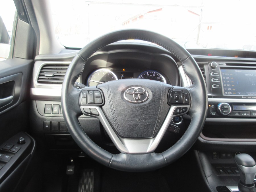 2018 Toyota Highlander XLE V6 AWD (Natl), available for sale in Linden, New Jersey | Route 27 Auto Mall. Linden, New Jersey 2018 Toyota Highlander XLE V6 AWD (Natl), available for sale in Linden, New Jersey | Route 27 Auto Mall. Linden, New Jersey