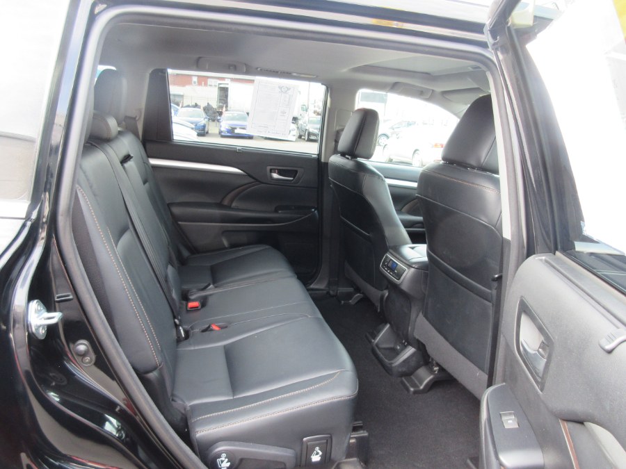 2018 Toyota Highlander XLE V6 AWD (Natl), available for sale in Linden, New Jersey | Route 27 Auto Mall. Linden, New Jersey 2018 Toyota Highlander XLE V6 AWD (Natl), available for sale in Linden, New Jersey | Route 27 Auto Mall. Linden, New Jersey