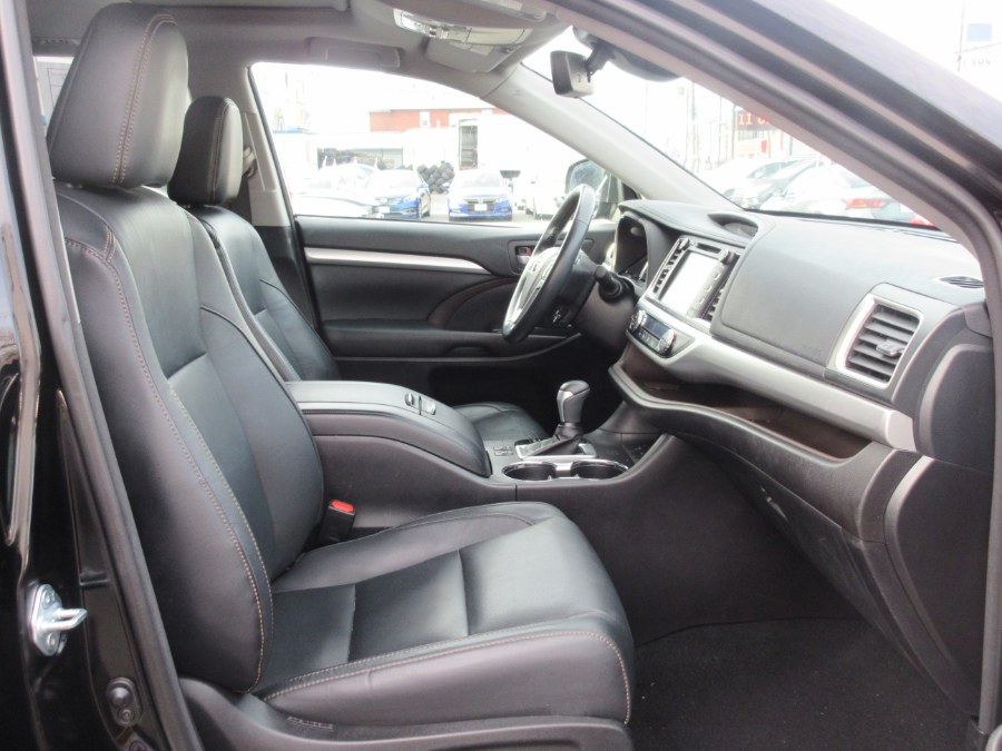 2018 Toyota Highlander XLE V6 AWD (Natl), available for sale in Linden, New Jersey | Route 27 Auto Mall. Linden, New Jersey 2018 Toyota Highlander XLE V6 AWD (Natl), available for sale in Linden, New Jersey | Route 27 Auto Mall. Linden, New Jersey
