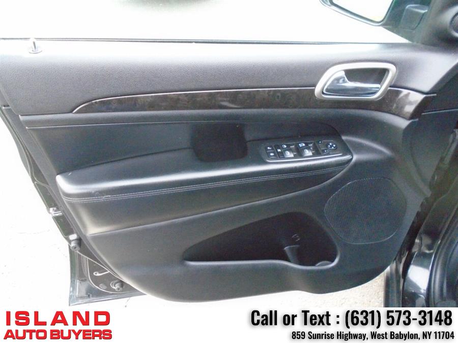 Used Jeep Grand Cherokee Laredo 4x4 4dr SUV 2013 | Island Auto Buyers. West Babylon, New York Used Jeep Grand Cherokee Laredo 4x4 4dr SUV 2013 | Island Auto Buyers. West Babylon, New York