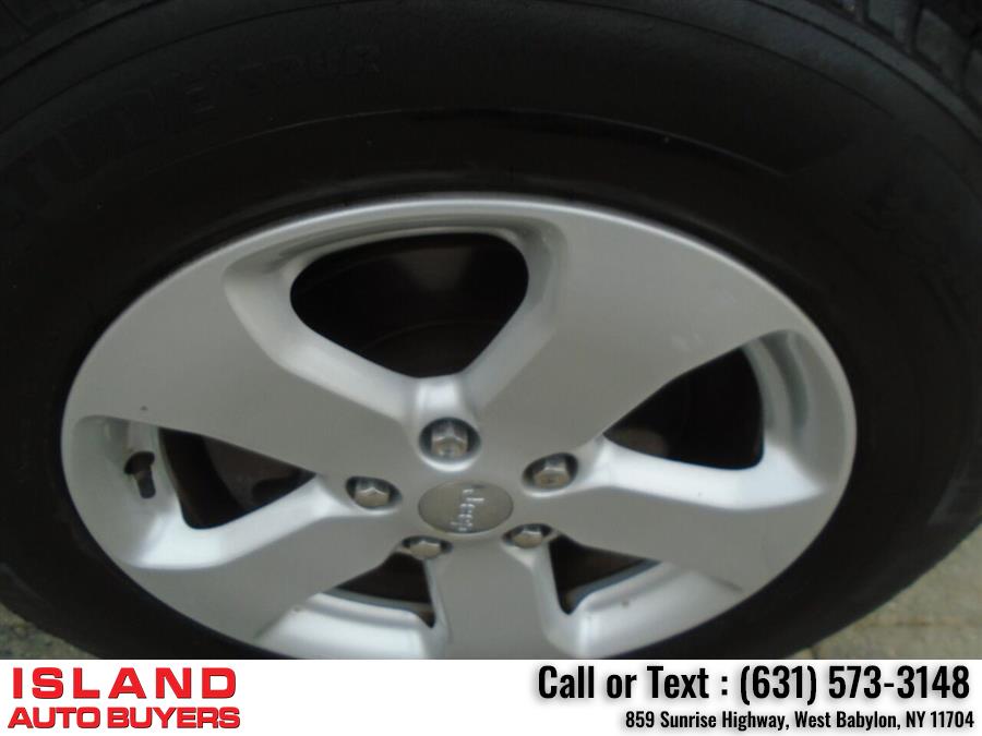 Used Jeep Grand Cherokee Laredo 4x4 4dr SUV 2013 | Island Auto Buyers. West Babylon, New York Used Jeep Grand Cherokee Laredo 4x4 4dr SUV 2013 | Island Auto Buyers. West Babylon, New York