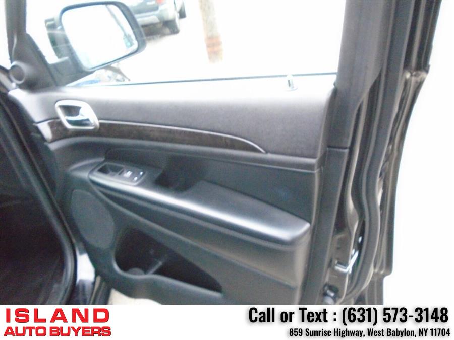 Used Jeep Grand Cherokee Laredo 4x4 4dr SUV 2013 | Island Auto Buyers. West Babylon, New York Used Jeep Grand Cherokee Laredo 4x4 4dr SUV 2013 | Island Auto Buyers. West Babylon, New York