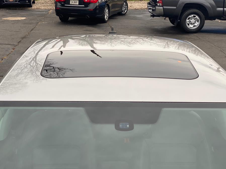 Used Volkswagen Passat 4dr Sdn 2.5L Auto SE PZEV 2012 | Lava Motors 2 Inc. Canton, Connecticut Used Volkswagen Passat 4dr Sdn 2.5L Auto SE PZEV 2012 | Lava Motors 2 Inc. Canton, Connecticut