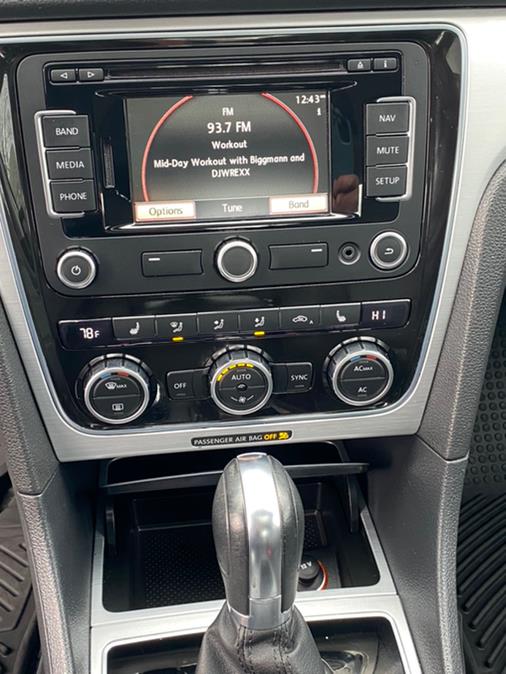 Used Volkswagen Passat 4dr Sdn 2.5L Auto SE PZEV 2012 | Lava Motors 2 Inc. Canton, Connecticut Used Volkswagen Passat 4dr Sdn 2.5L Auto SE PZEV 2012 | Lava Motors 2 Inc. Canton, Connecticut