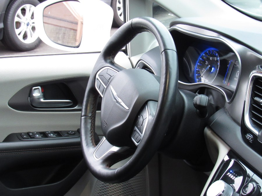 Used Chrysler Pacifica Touring L FWD 2020 | NJ Used Cars Center. Irvington, New Jersey Used Chrysler Pacifica Touring L FWD 2020 | NJ Used Cars Center. Irvington, New Jersey