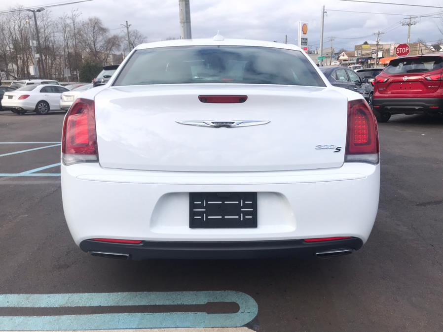 Used Chrysler 300 4dr Sdn 300S RWD 2015 | Sunrise Auto Sales of Elmont. Elmont, New York Used Chrysler 300 4dr Sdn 300S RWD 2015 | Sunrise Auto Sales of Elmont. Elmont, New York