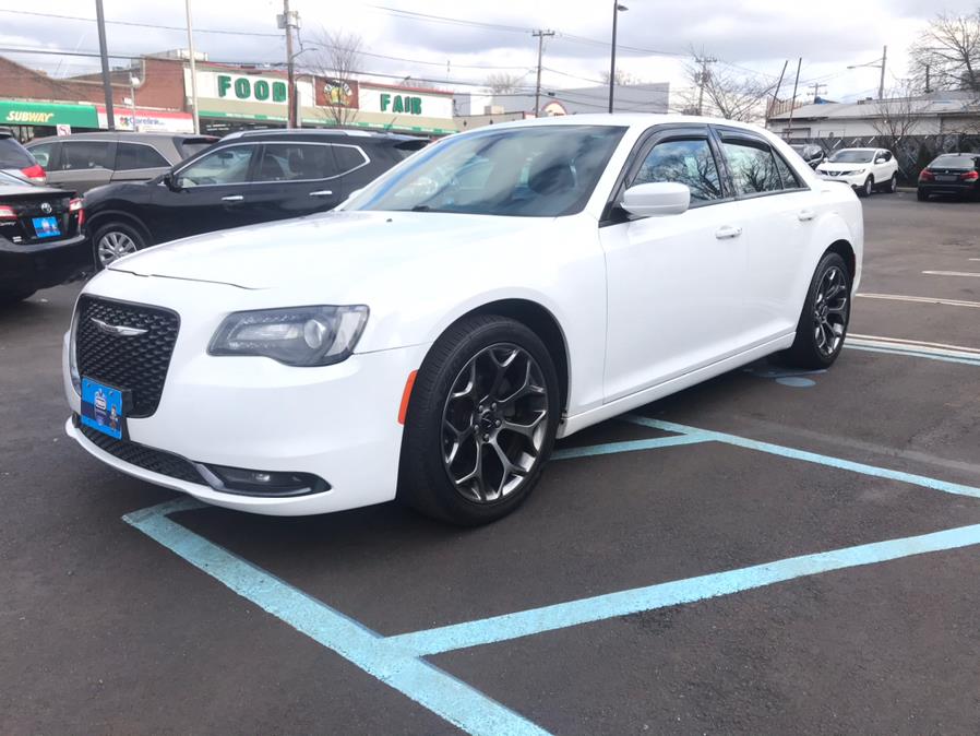 Used Chrysler 300 4dr Sdn 300S RWD 2015 | Sunrise Auto Sales of Elmont. Elmont, New York Used Chrysler 300 4dr Sdn 300S RWD 2015 | Sunrise Auto Sales of Elmont. Elmont, New York