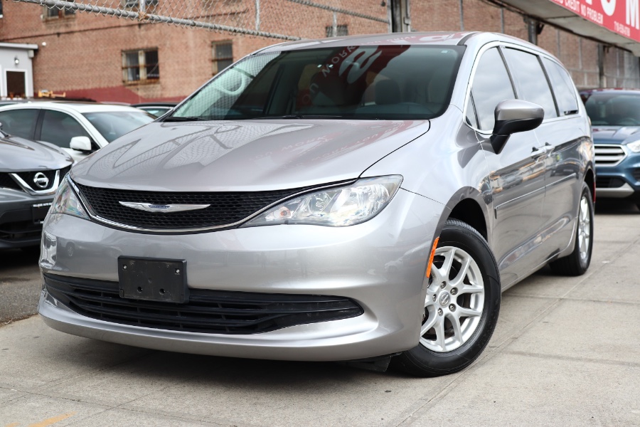Used Chrysler Pacifica LX FWD 2017 | Hillside Auto Mall Inc.. Jamaica, New York Used Chrysler Pacifica LX FWD 2017 | Hillside Auto Mall Inc.. Jamaica, New York