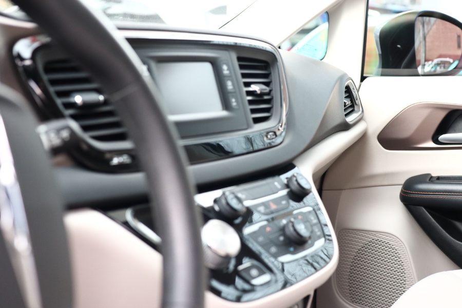 Used Chrysler Pacifica LX FWD 2017 | Hillside Auto Mall Inc.. Jamaica, New York Used Chrysler Pacifica LX FWD 2017 | Hillside Auto Mall Inc.. Jamaica, New York
