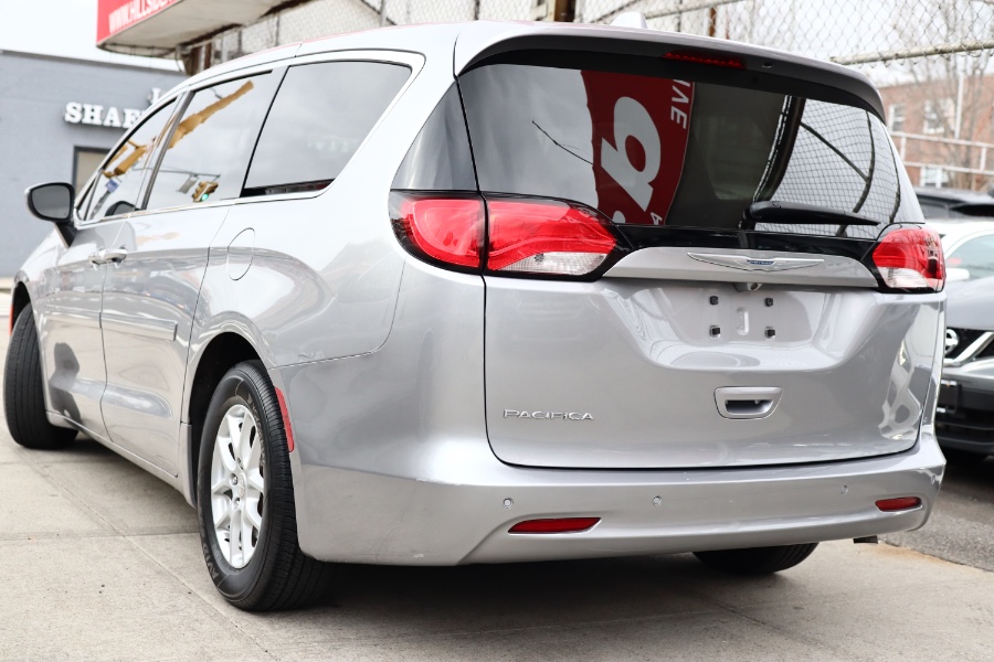 Used Chrysler Pacifica LX FWD 2017 | Hillside Auto Mall Inc.. Jamaica, New York Used Chrysler Pacifica LX FWD 2017 | Hillside Auto Mall Inc.. Jamaica, New York