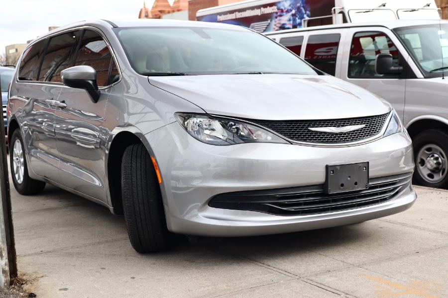 Used Chrysler Pacifica LX FWD 2017 | Hillside Auto Mall Inc.. Jamaica, New York Used Chrysler Pacifica LX FWD 2017 | Hillside Auto Mall Inc.. Jamaica, New York