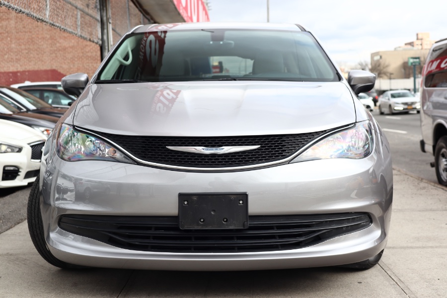 Used Chrysler Pacifica LX FWD 2017 | Hillside Auto Mall Inc.. Jamaica, New York Used Chrysler Pacifica LX FWD 2017 | Hillside Auto Mall Inc.. Jamaica, New York
