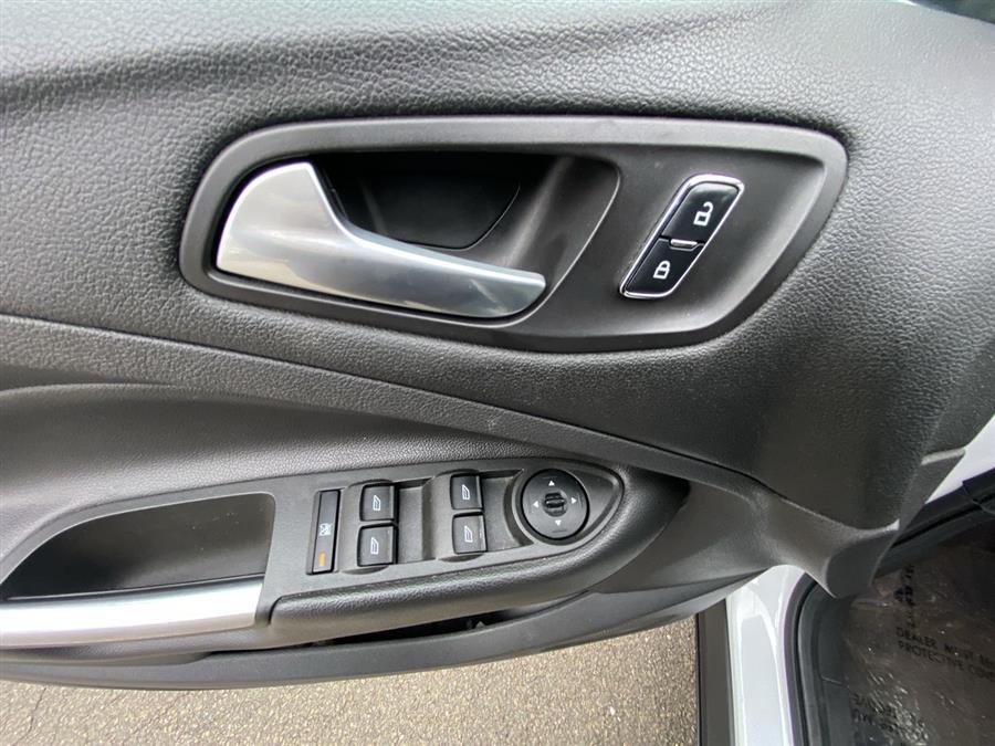 2014 Ford Escape 4WD 4dr SE, available for sale in Stratford, Connecticut | Wiz Leasing Inc. Stratford, Connecticut 2014 Ford Escape 4WD 4dr SE, available for sale in Stratford, Connecticut | Wiz Leasing Inc. Stratford, Connecticut