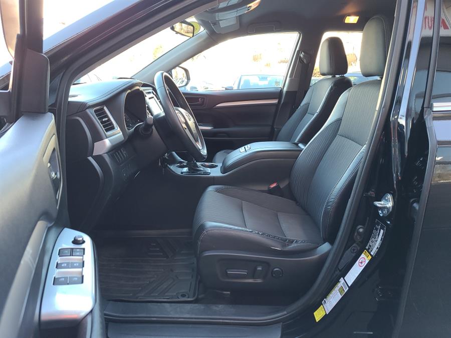 2015 Toyota Highlander AWD 4dr V6 LE, available for sale in Waterbury, Connecticut | National Auto Brokers, Inc.. Waterbury, Connecticut 2015 Toyota Highlander AWD 4dr V6 LE, available for sale in Waterbury, Connecticut | National Auto Brokers, Inc.. Waterbury, Connecticut